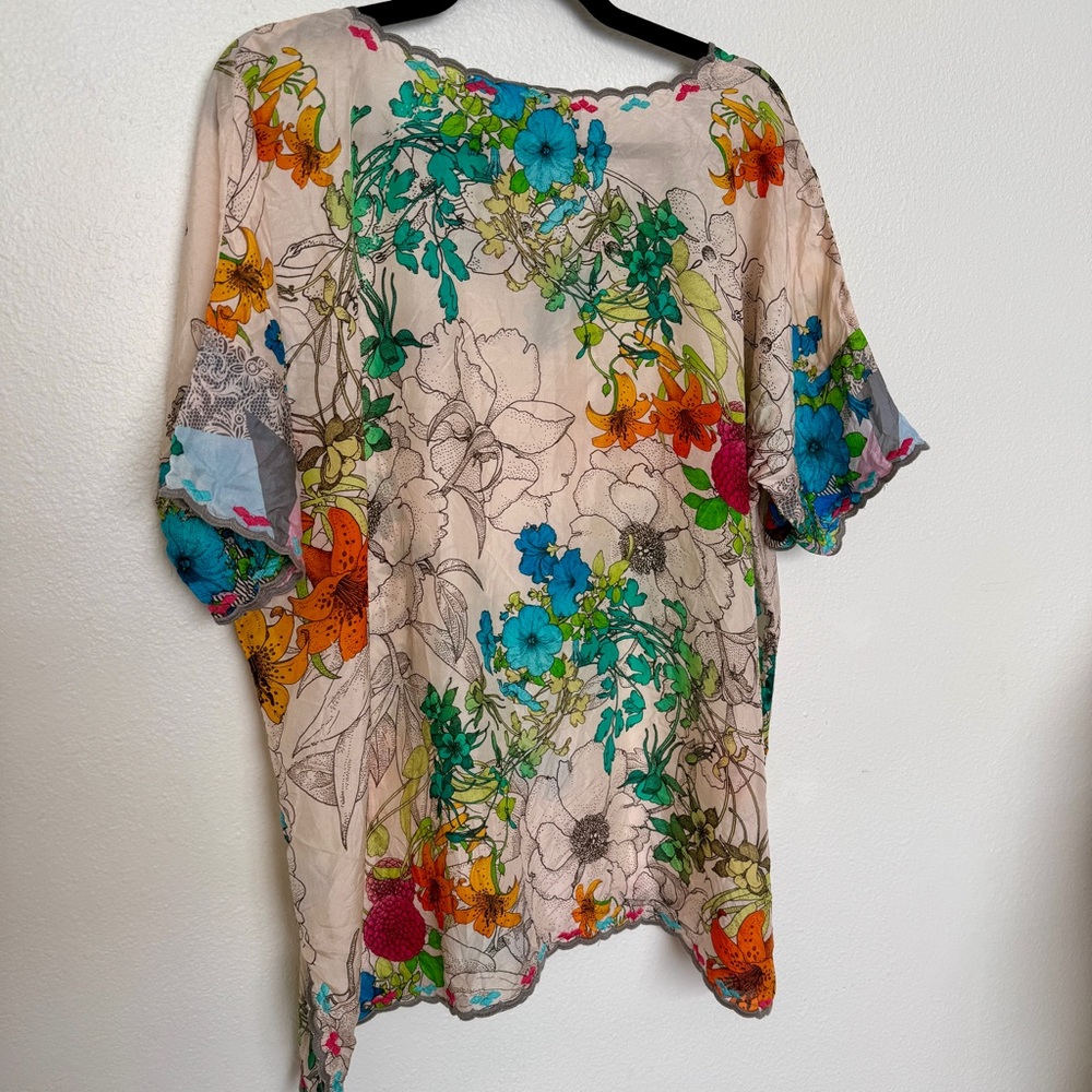 Johnny Was Sequence Halsey Top XL Cream 100% Silk Floral Scalloped Blouse Tunic - Picture 6 of 10